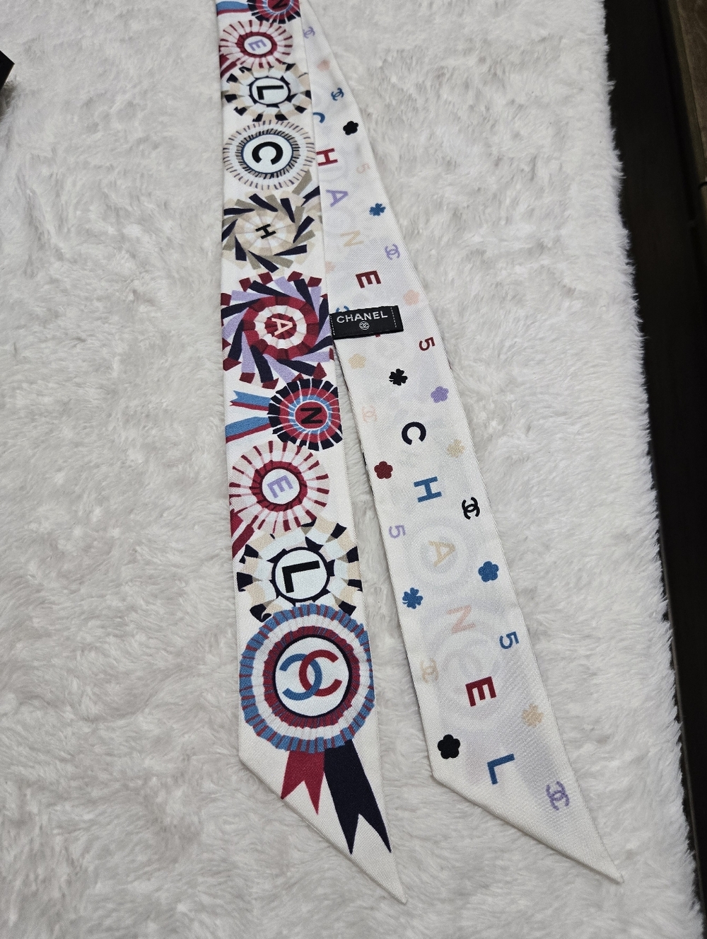 🔥 Chanel Silk CC Slim Bandeau Scarf White Multicolor 🔥 - Picture 3 of 8